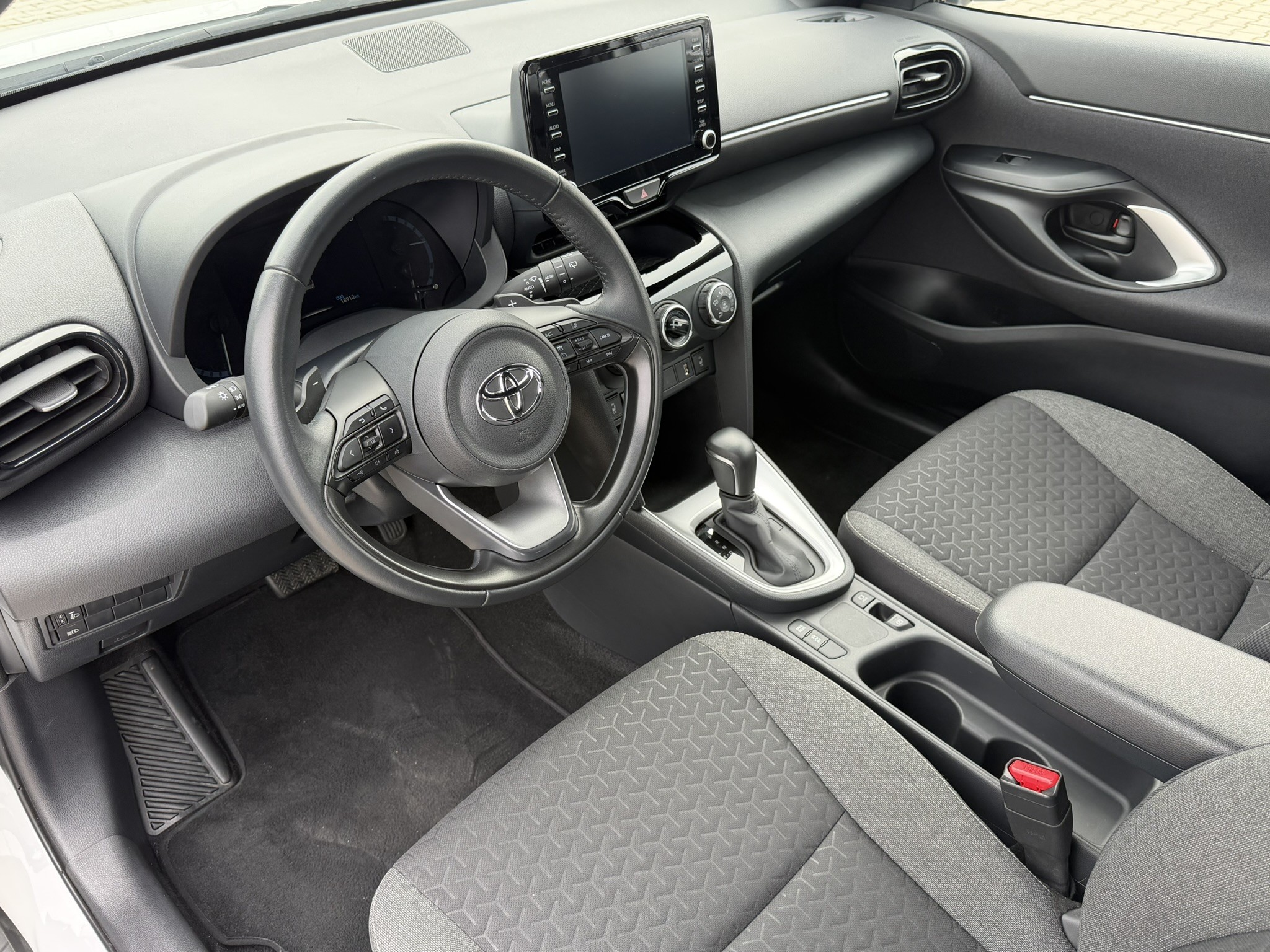 TOYOTA Yaris Cross 2023 — imagine 10