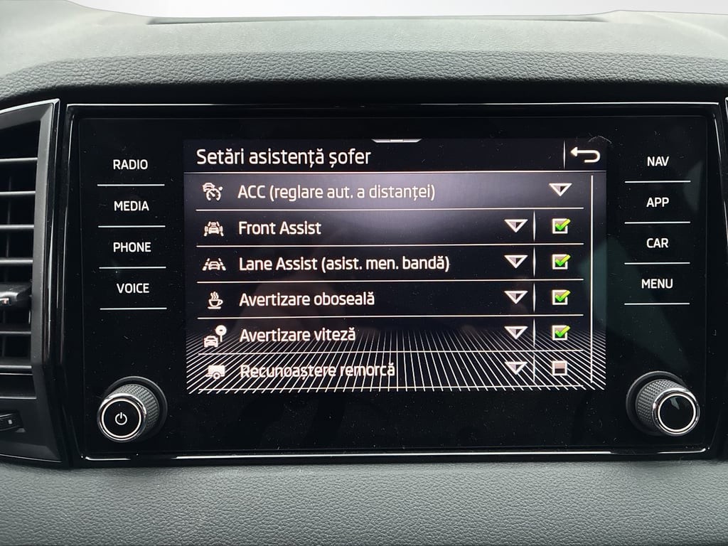 SKODA Karoq 2025 — imagine 10