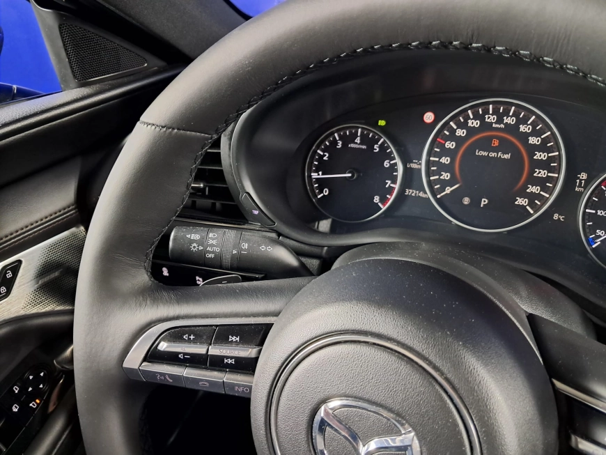 MAZDA 3 SKYACTIV X HYBRID 2.0i 186CP 2021