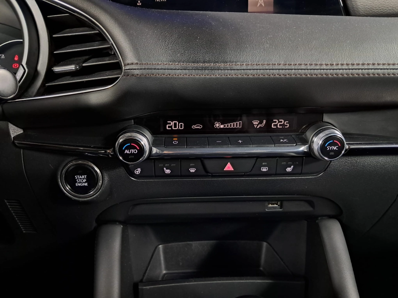 MAZDA 3 SKYACTIV X HYBRID 2.0i 186CP 2021