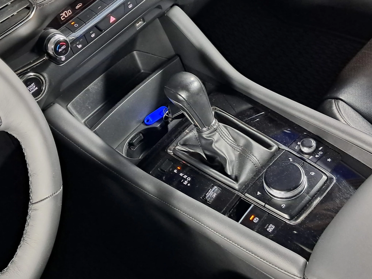 MAZDA 3 SKYACTIV X HYBRID 2.0i 186CP 2021