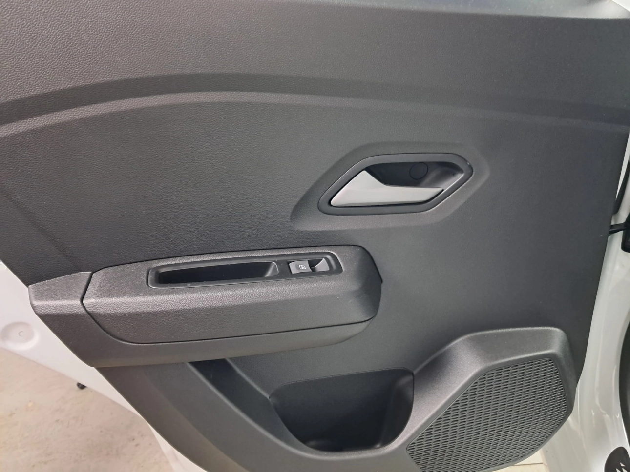 DACIA SANDERO 1.0i 91CP 2023