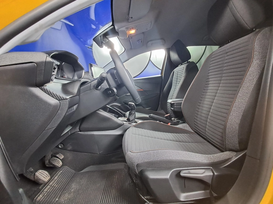 PEUGEOT 208 1.2i 75CP 2021