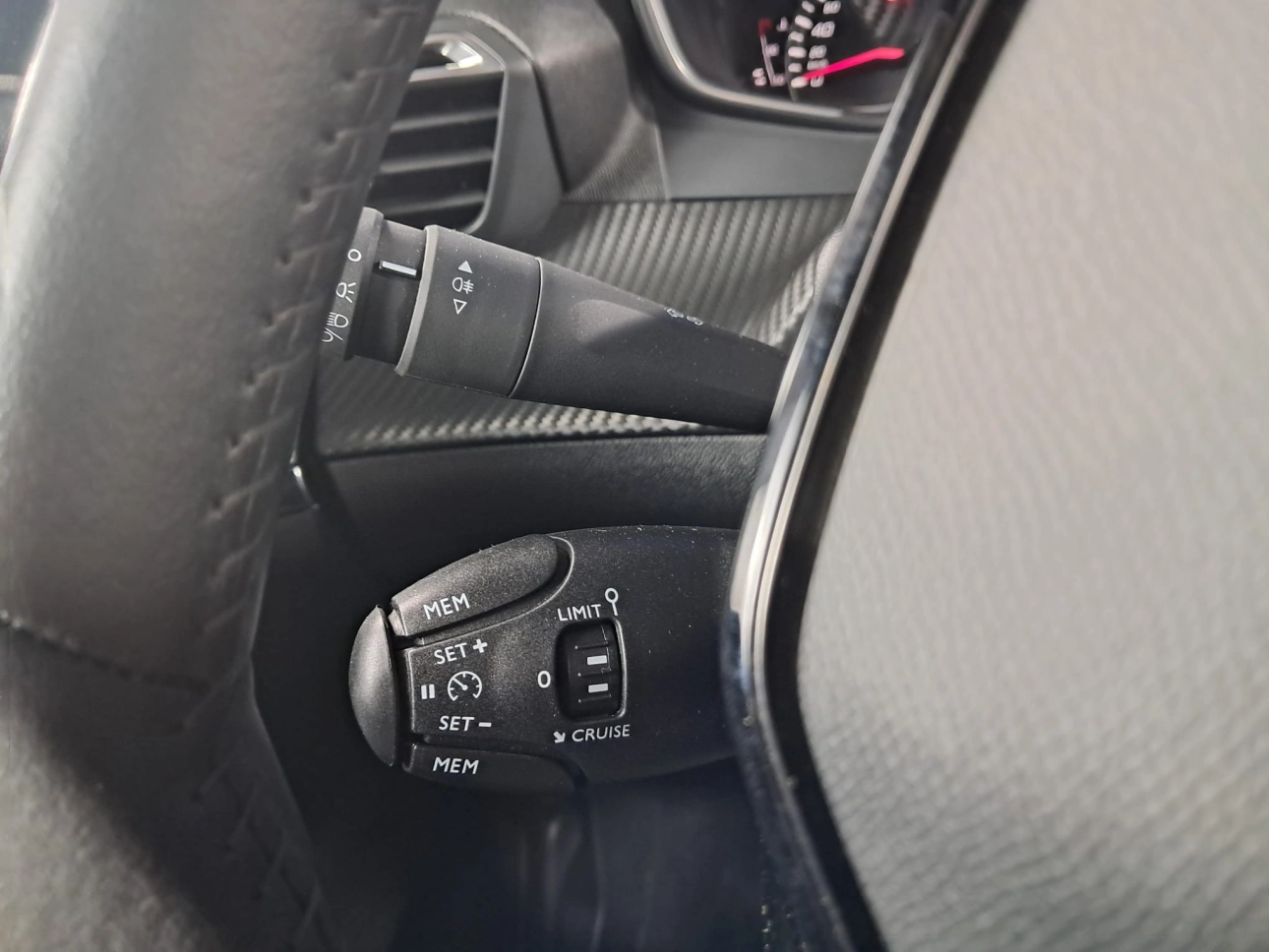 PEUGEOT 208 1.2i 75CP 2021