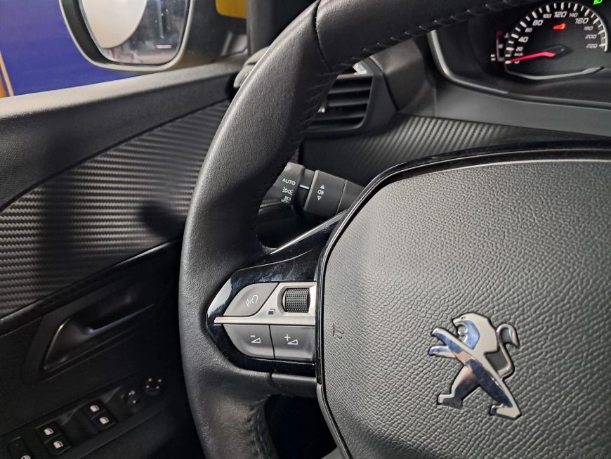 PEUGEOT 208 1.2i 75CP 2021