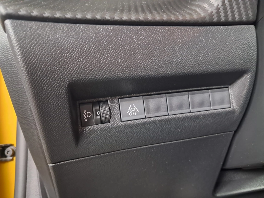 PEUGEOT 208 1.2i 75CP 2021