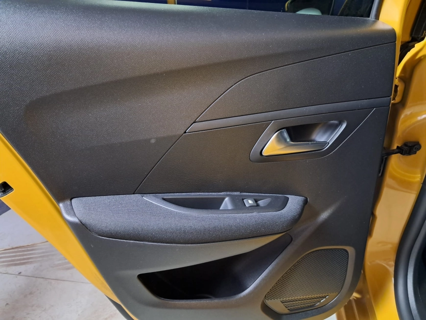 PEUGEOT 208 1.2i 75CP 2021