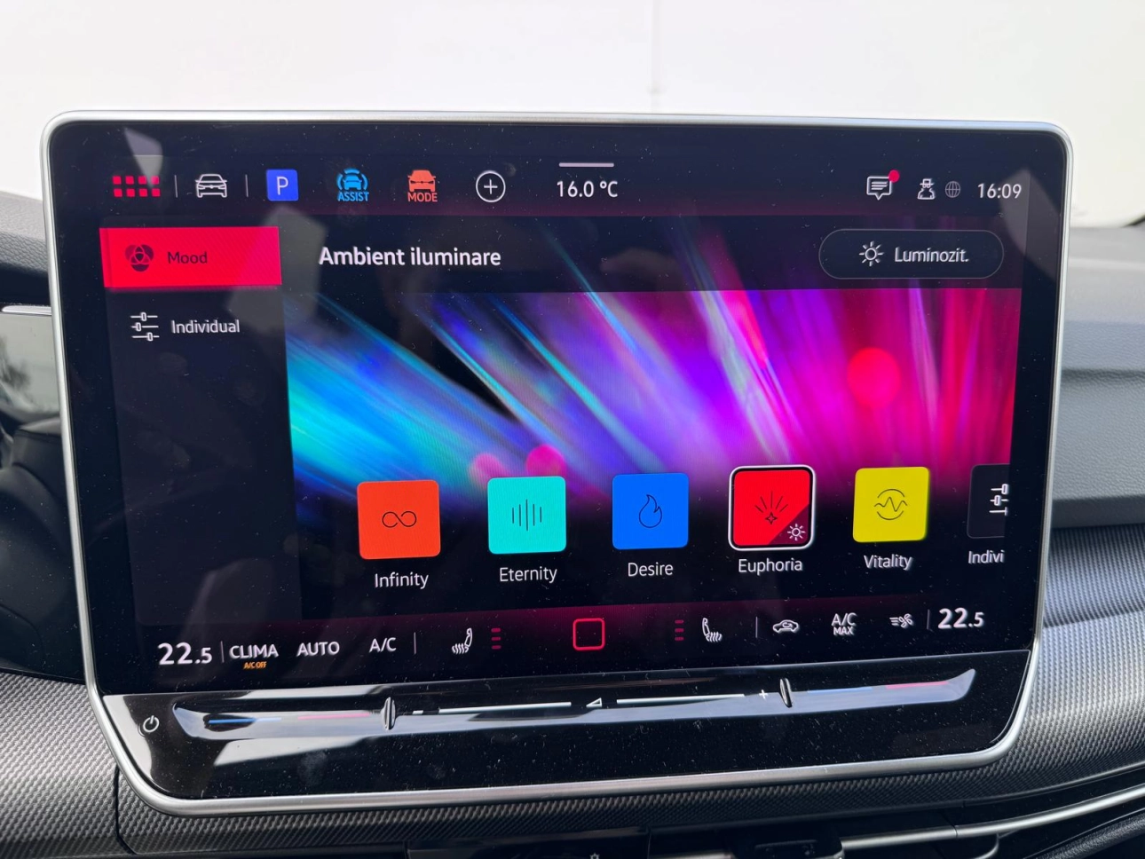 Volkswagen Golf Hatchback 2025