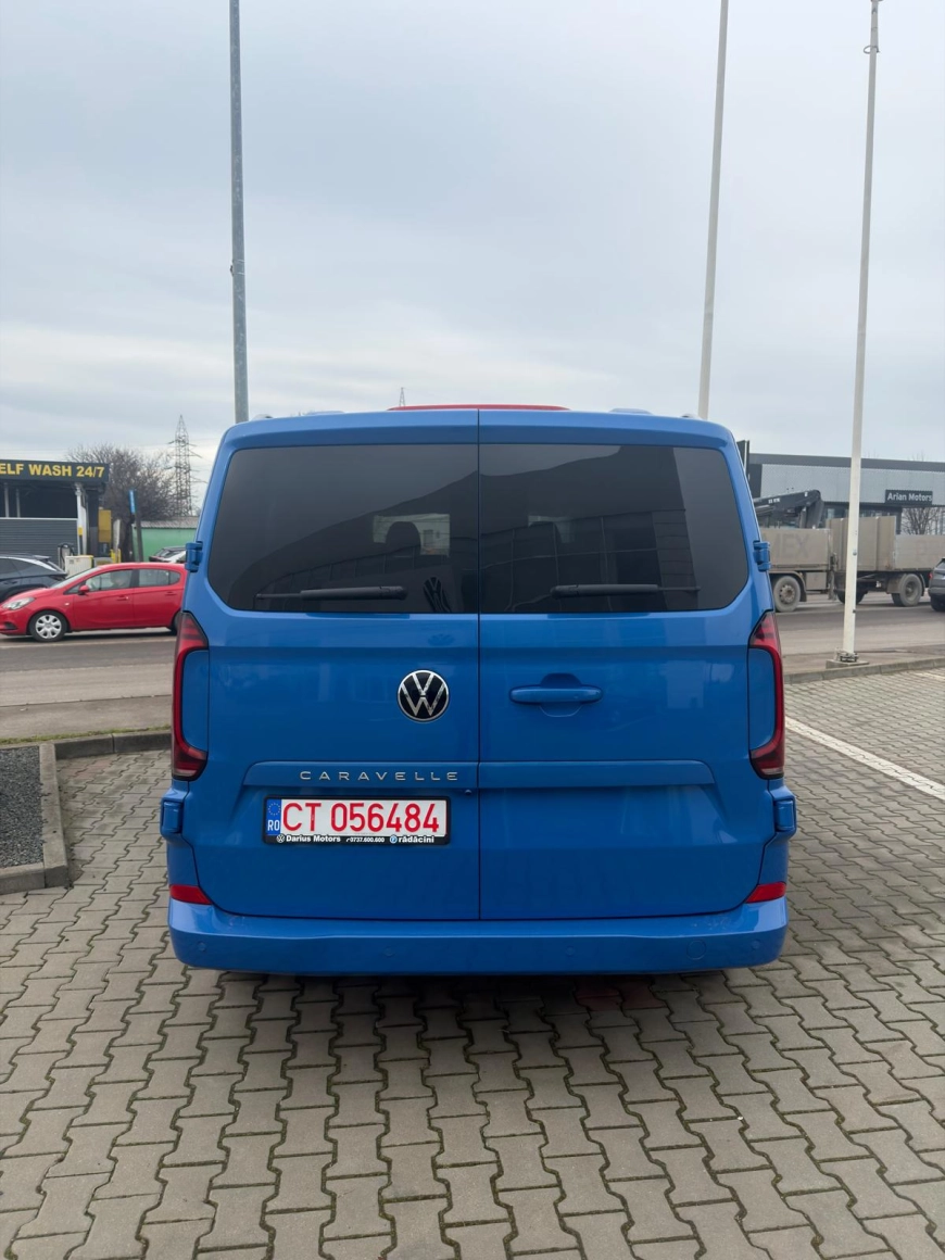 Volkswagen Caravelle Van 2025