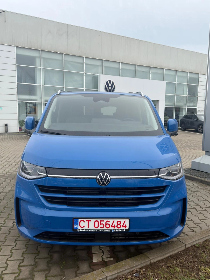 Volkswagen Caravelle Van 2025