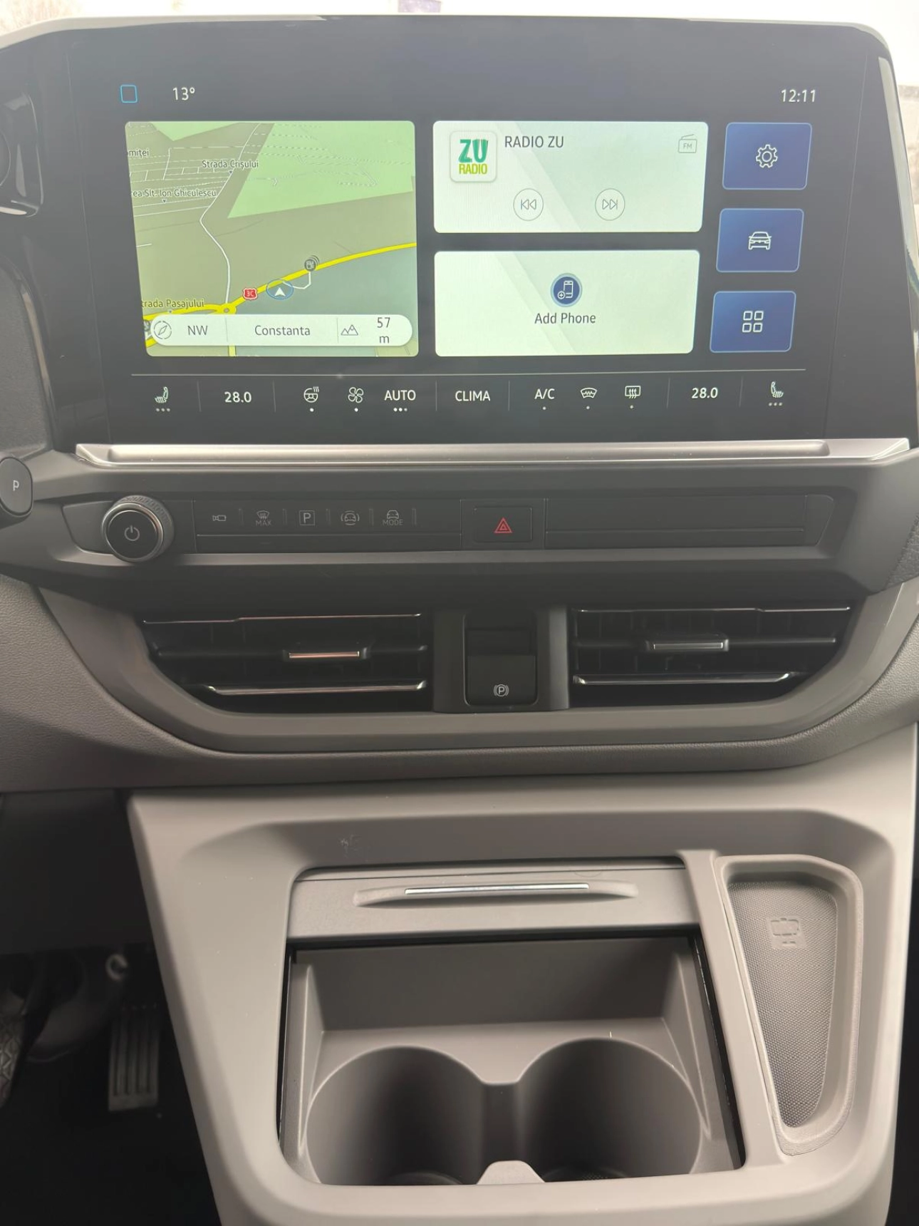 Volkswagen Caravelle Van 2025