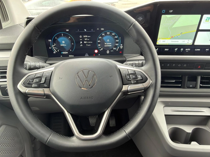 Volkswagen Caravelle Van 2025