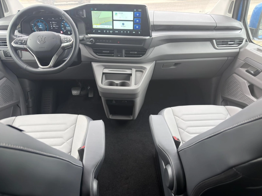 Volkswagen Caravelle Van 2025