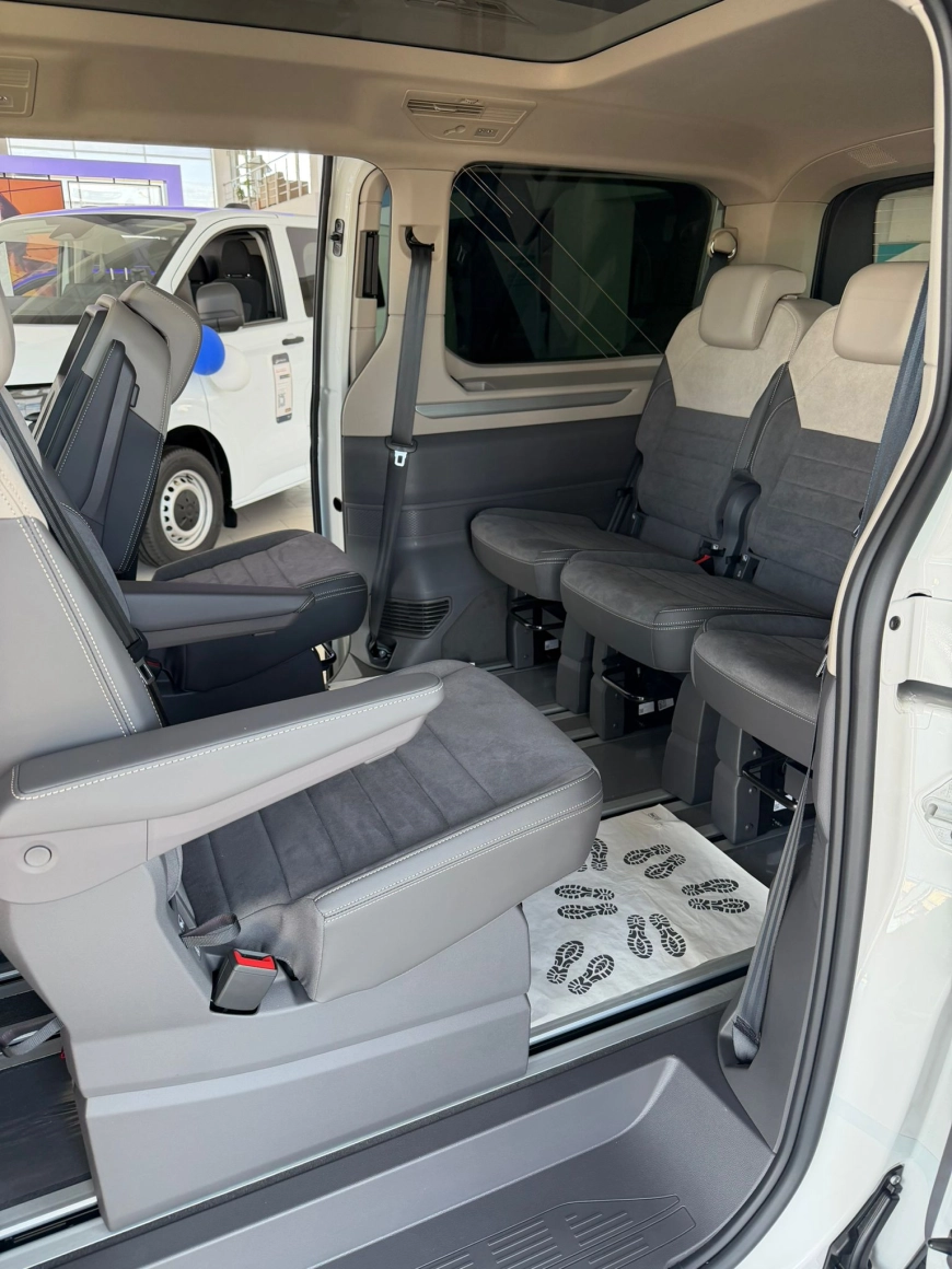 Volkswagen Multivan Van 2026