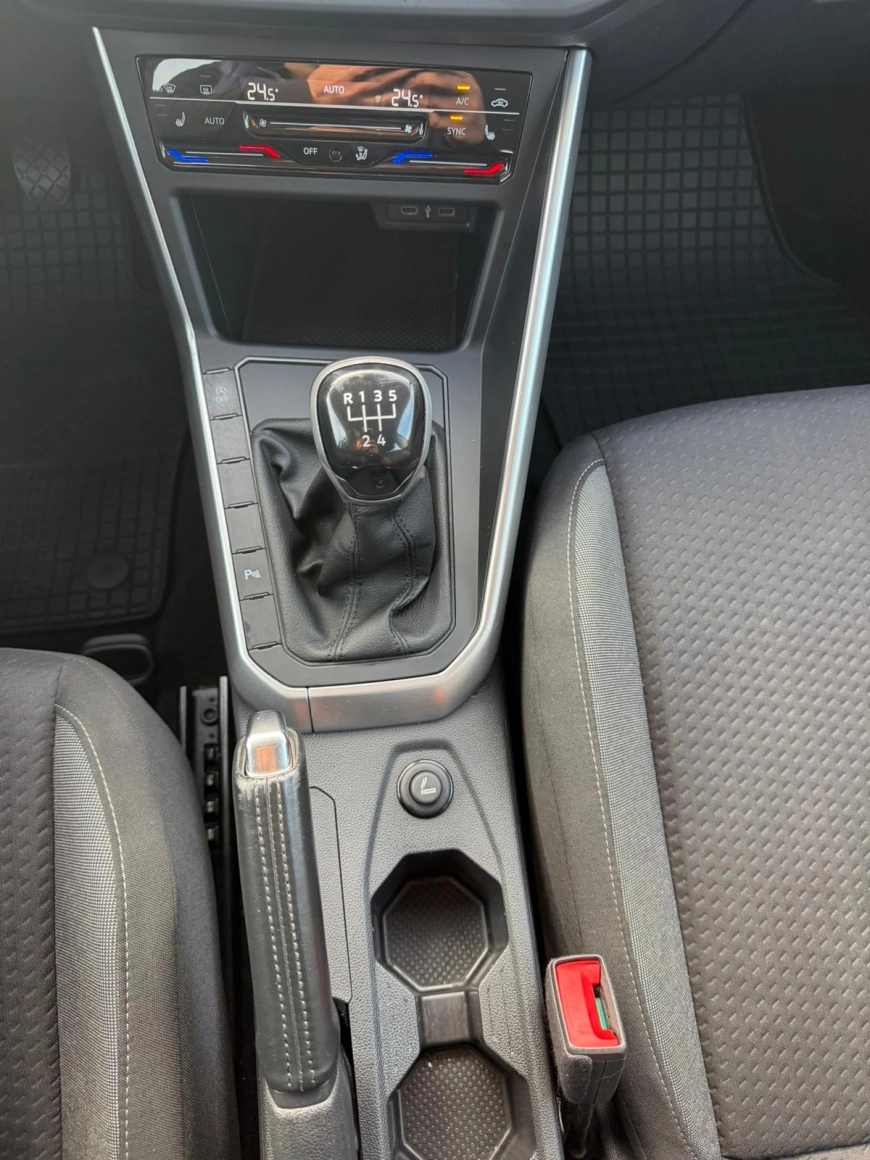 Volkswagen POLO Hatchback 2023