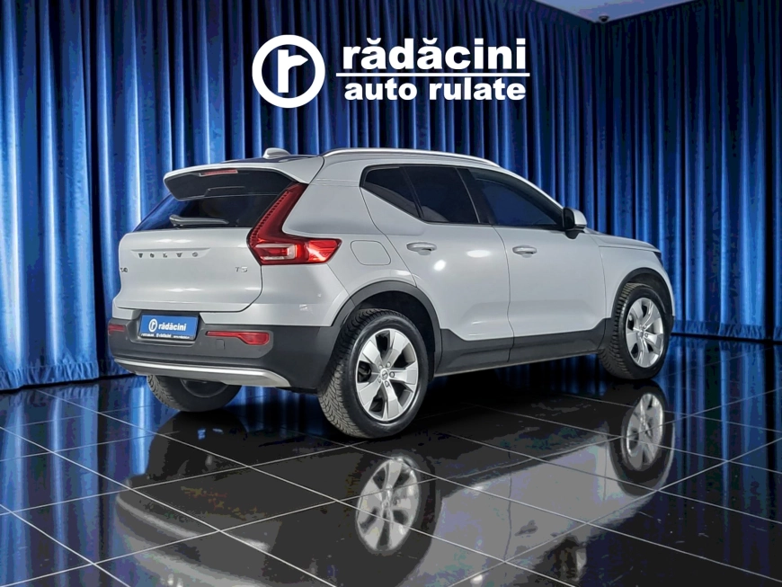 VOLVO XC 40 MOMENTUM PRO T2 163CP 2021