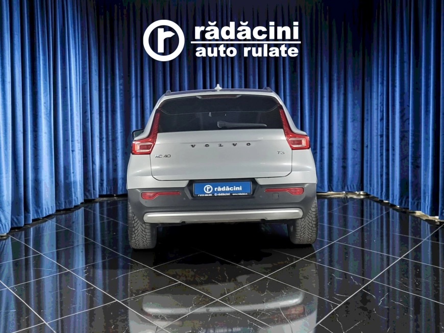 VOLVO XC 40 MOMENTUM PRO T2 163CP 2021