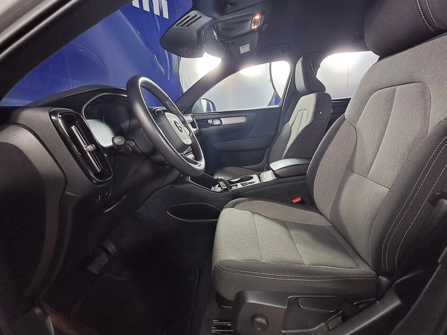 VOLVO XC 40 MOMENTUM PRO T2 163CP 2021