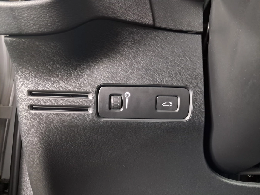 VOLVO XC 40 MOMENTUM PRO T2 163CP 2021