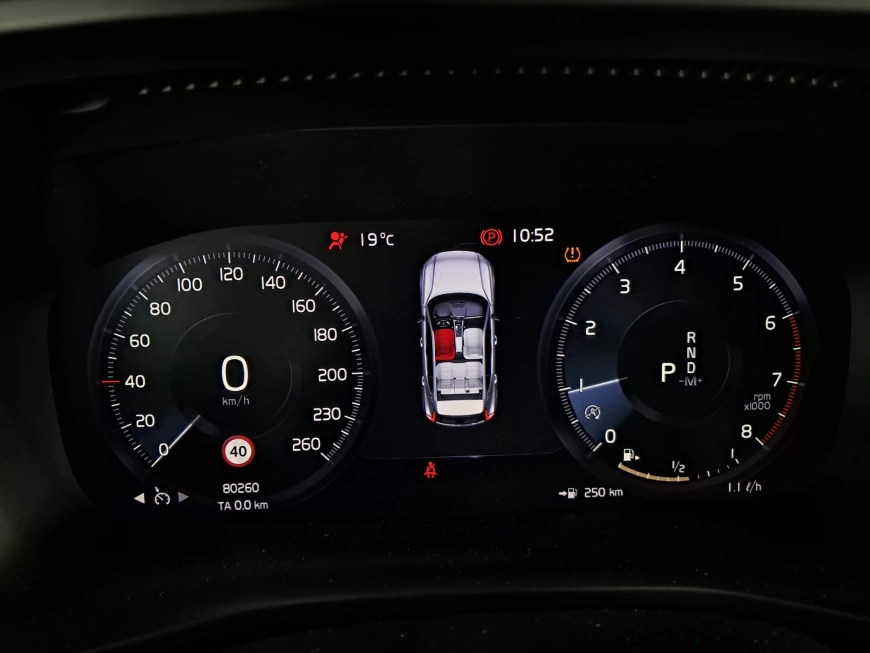 VOLVO XC 40 MOMENTUM PRO T2 163CP 2021