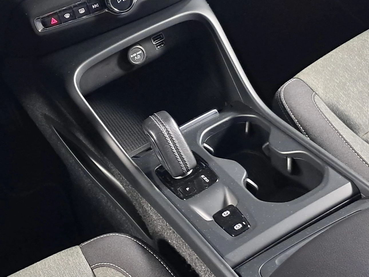 VOLVO XC 40 MOMENTUM PRO T2 163CP 2021