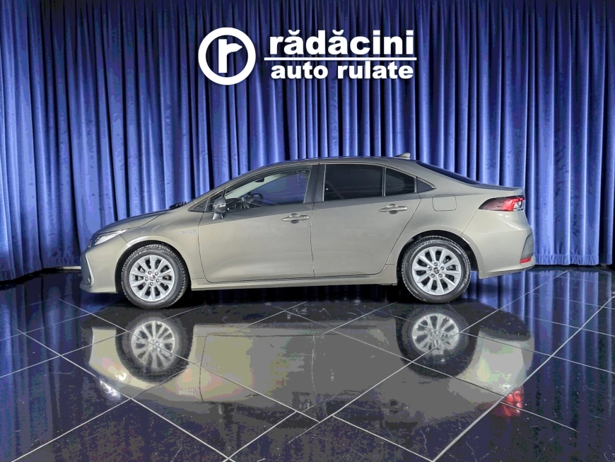 TOYOTA COROLLA DYNAMIC HYBRID HSE E-CVT 98CP 2022