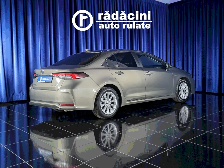 TOYOTA COROLLA DYNAMIC HYBRID HSE E-CVT 98CP 2022
