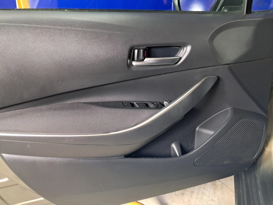 TOYOTA COROLLA DYNAMIC HYBRID HSE E-CVT 98CP 2022