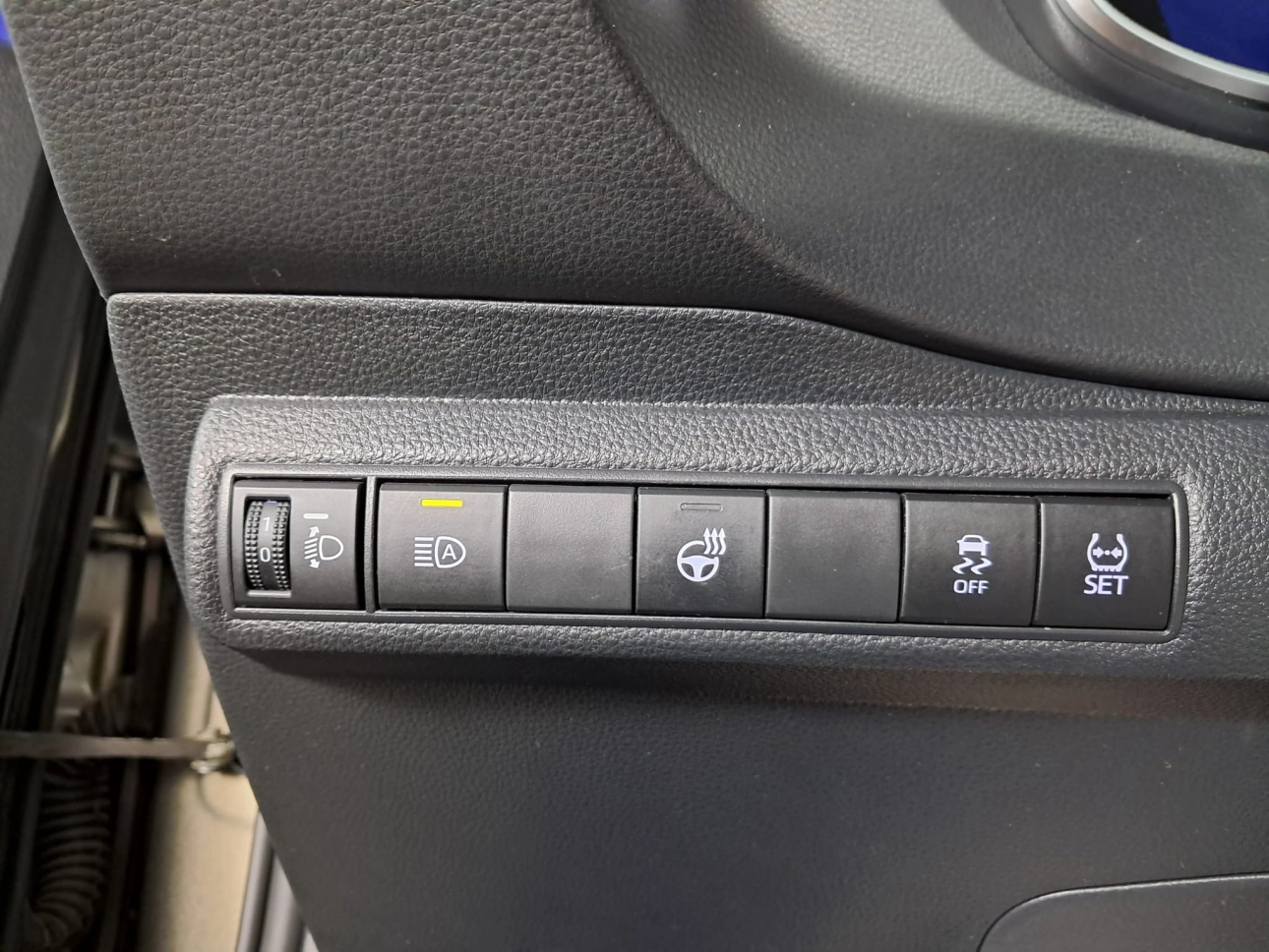 TOYOTA COROLLA DYNAMIC HYBRID HSE E-CVT 98CP 2022