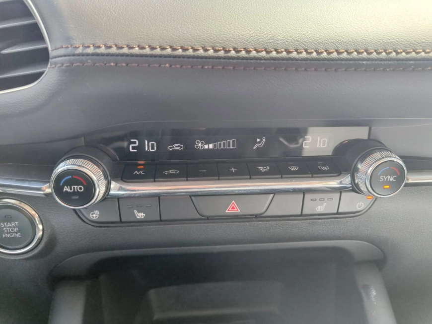 MAZDA 3 2.0L e-SKYACTIV X 186ps 6AT FWD Takumi
