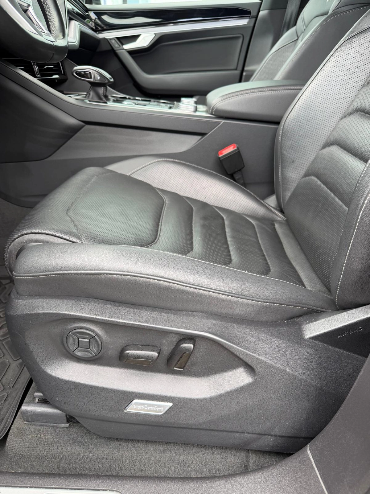 Volkswagen TOUAREG SUV 2020