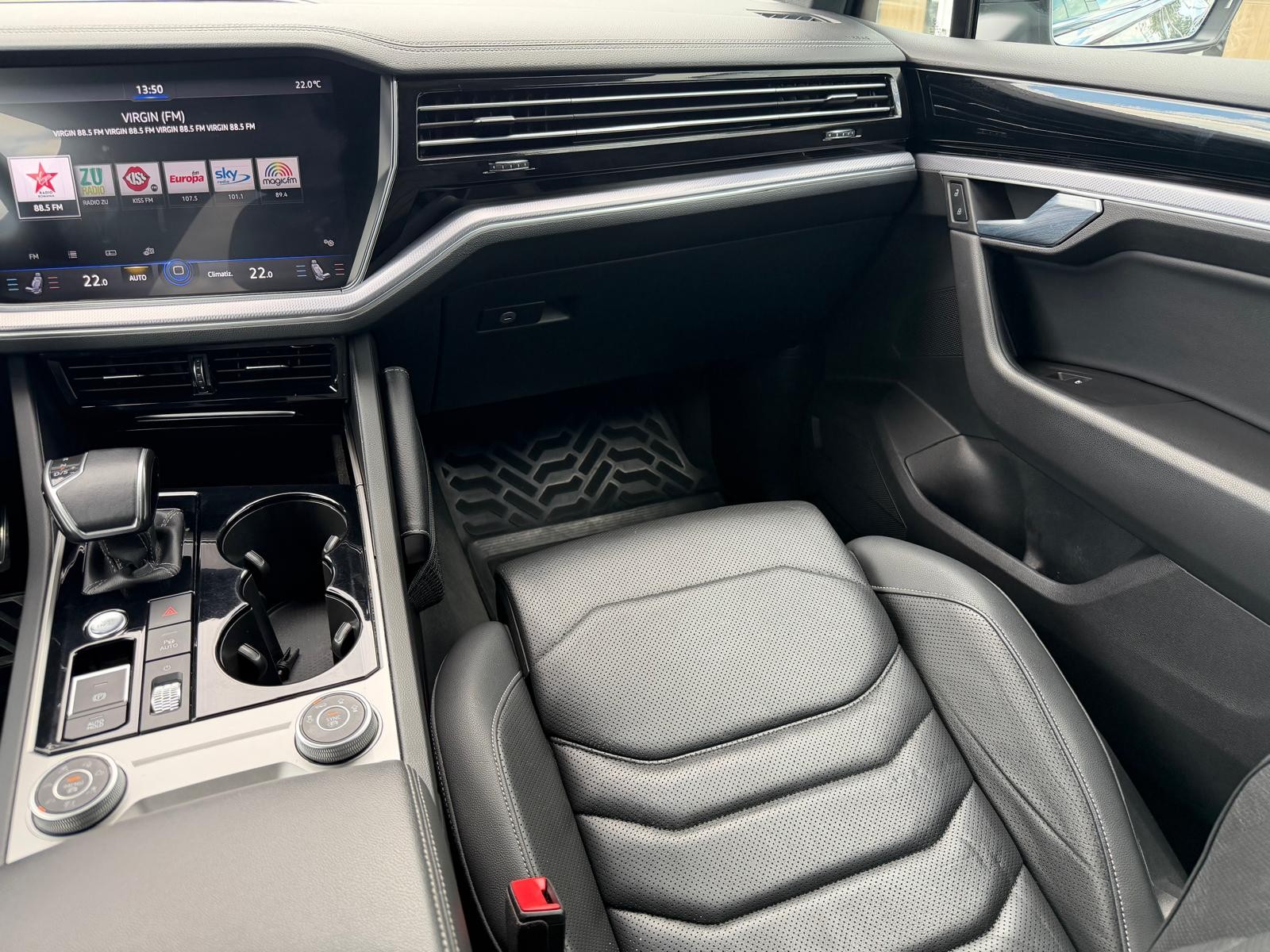 VOLKSWAGEN Touareg 2020 — imagine 15