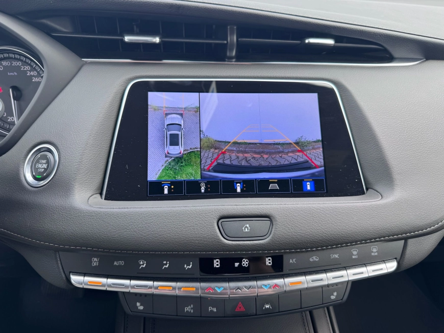 Cadillac XT4 SUV 2024