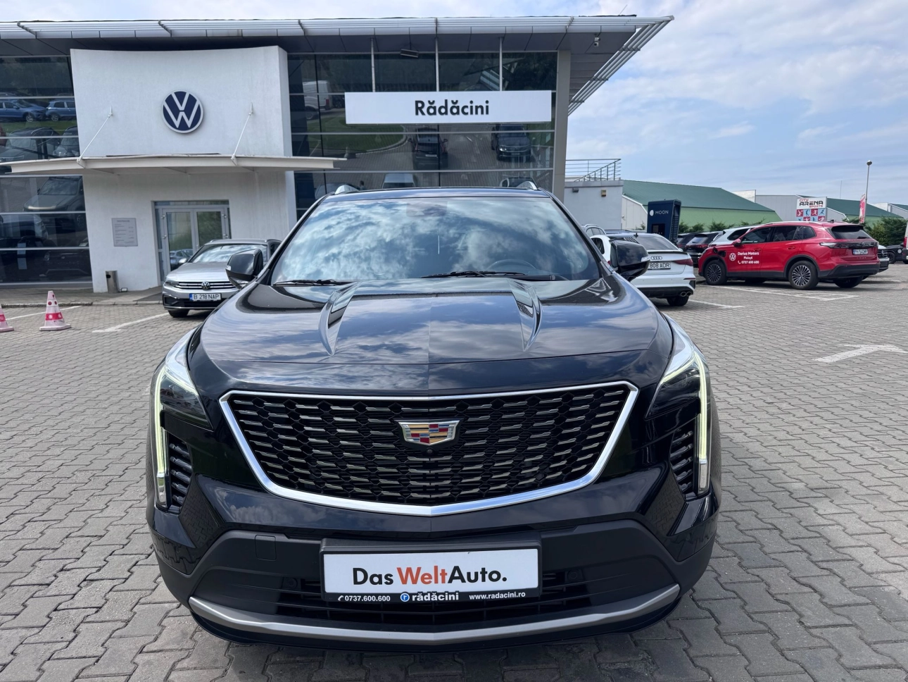 Cadillac XT4 SUV 2024