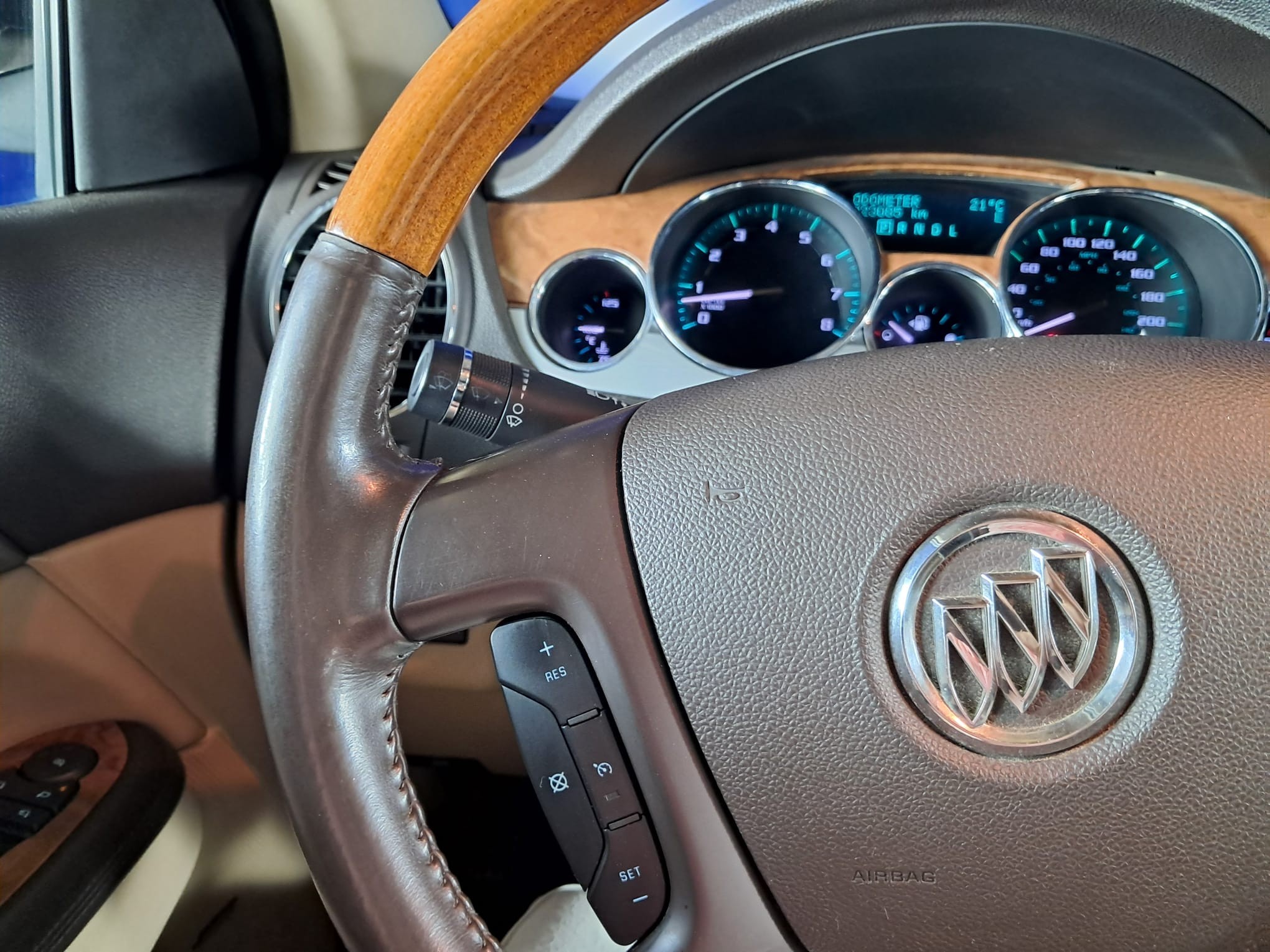 BUICK Enclave 2010 — imagine 15
