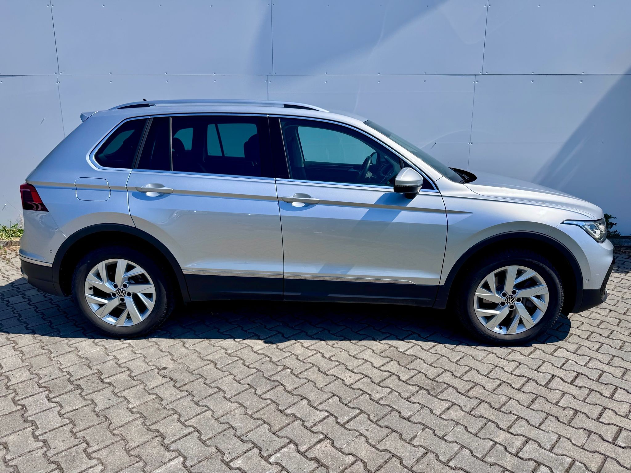 VOLKSWAGEN Tiguan 2023 — imagine 4