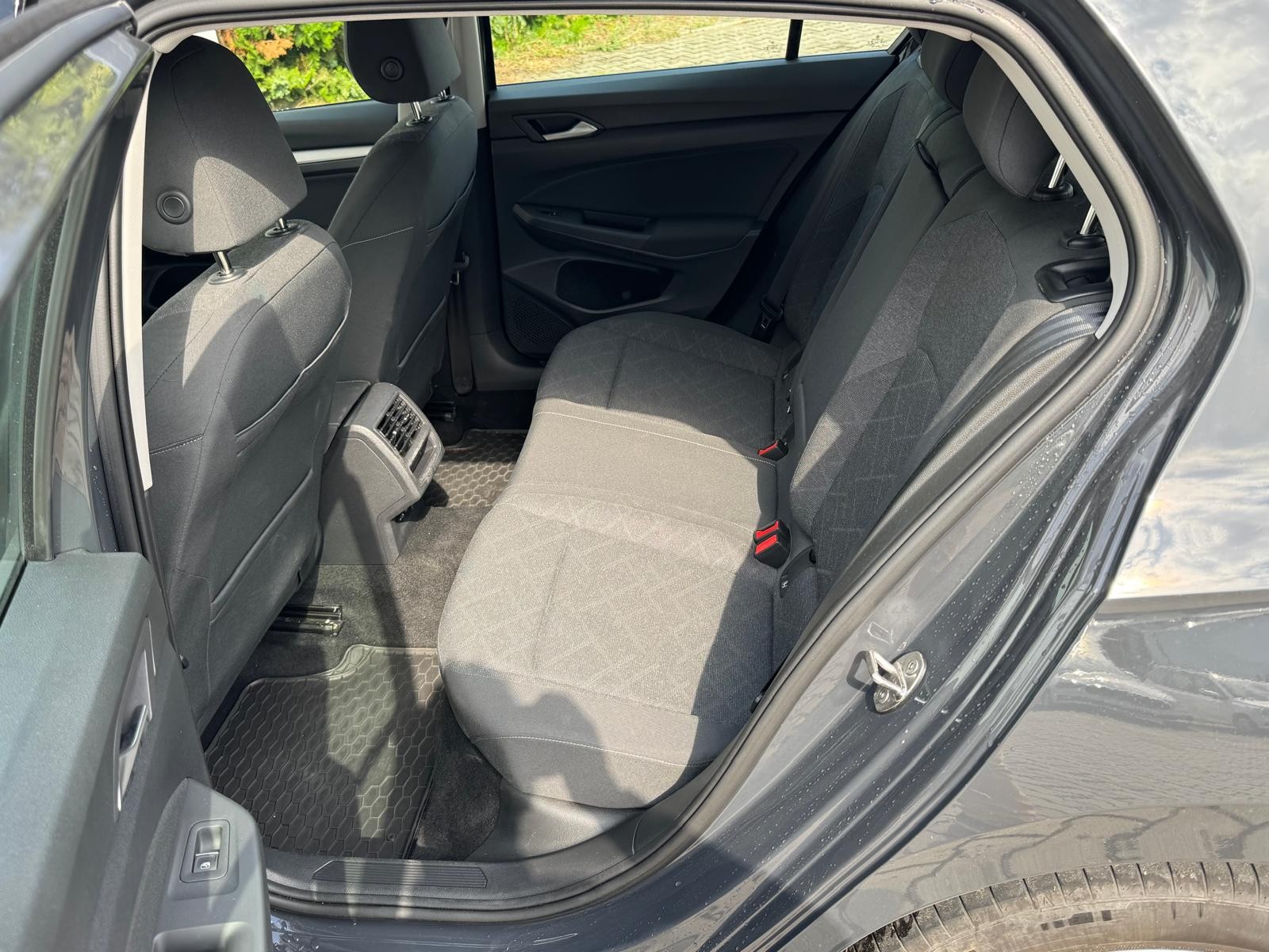 VOLKSWAGEN Golf 2022 — imagine 46
