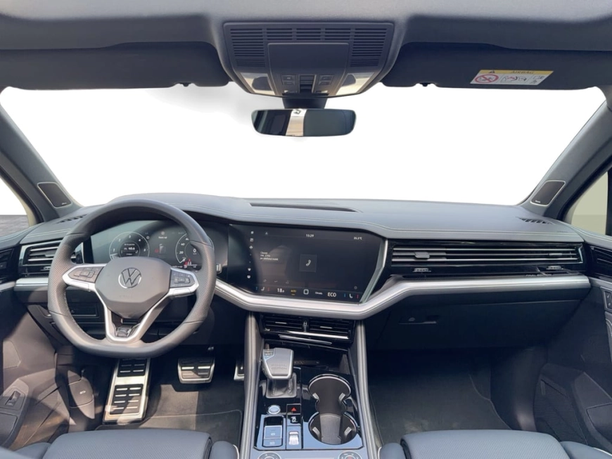 Volkswagen Touareg R-Line SUV 2025