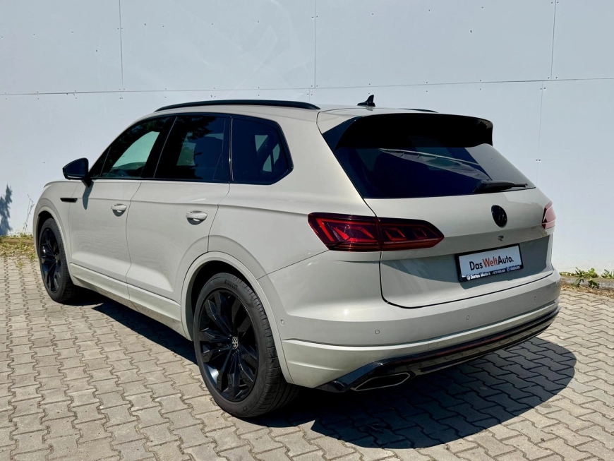 Volkswagen Touareg R Line SUV 2022