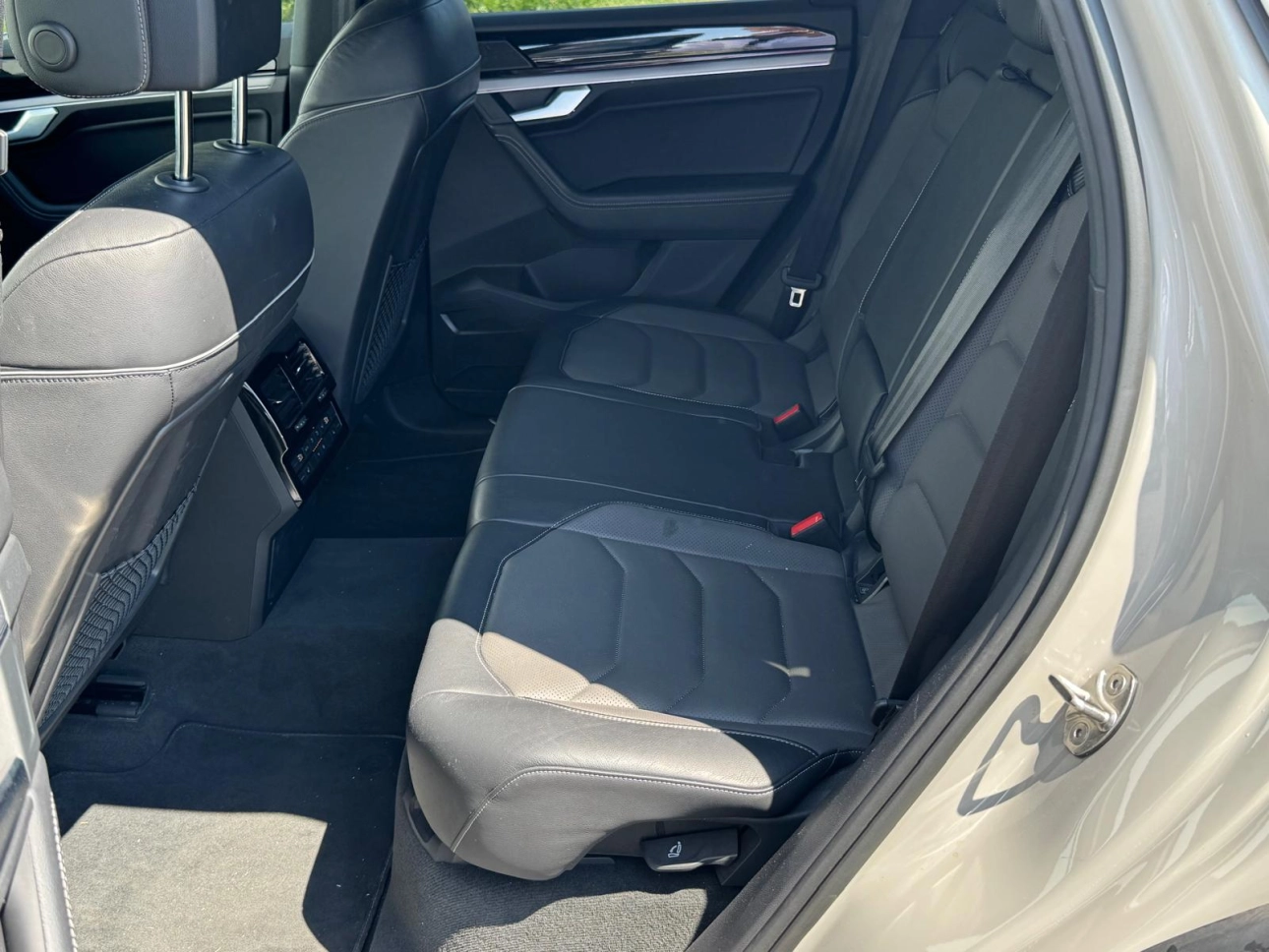 Volkswagen Touareg R Line SUV 2022