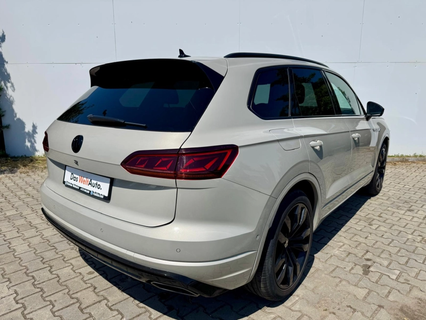 Volkswagen Touareg R Line SUV 2022
