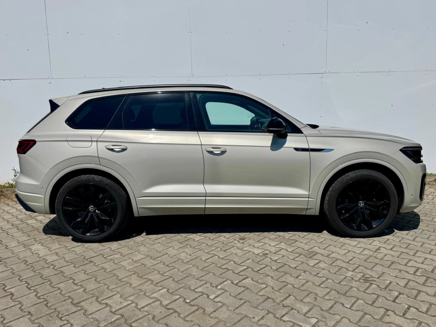 Volkswagen Touareg R Line SUV 2022
