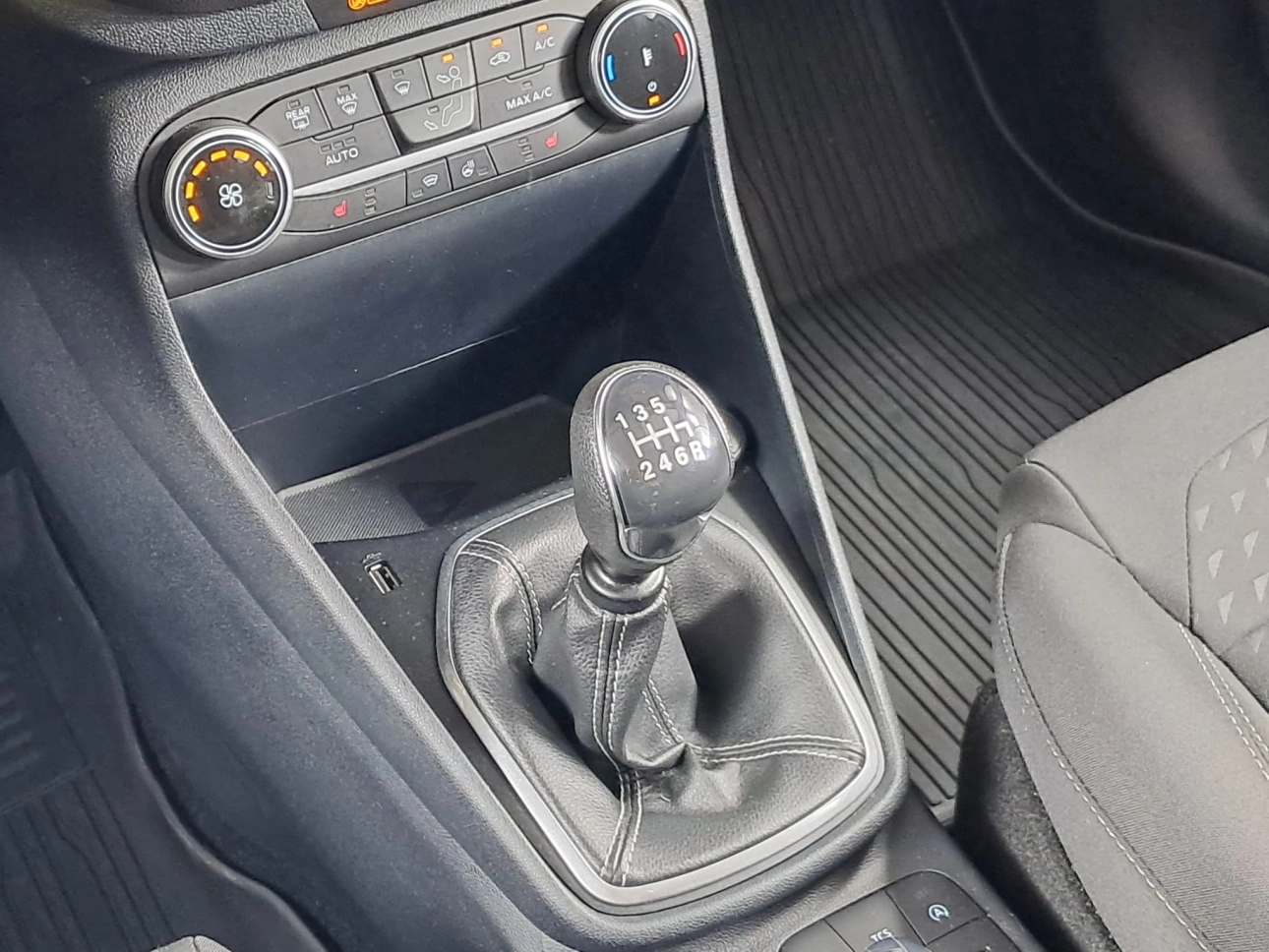 FORD FIESTA TITANIUM 1.0i 100CP 2021