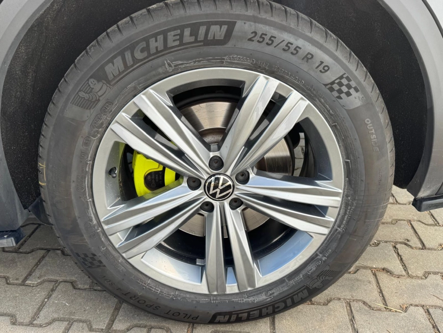 Volkswagen TOUAREG SUV 2022