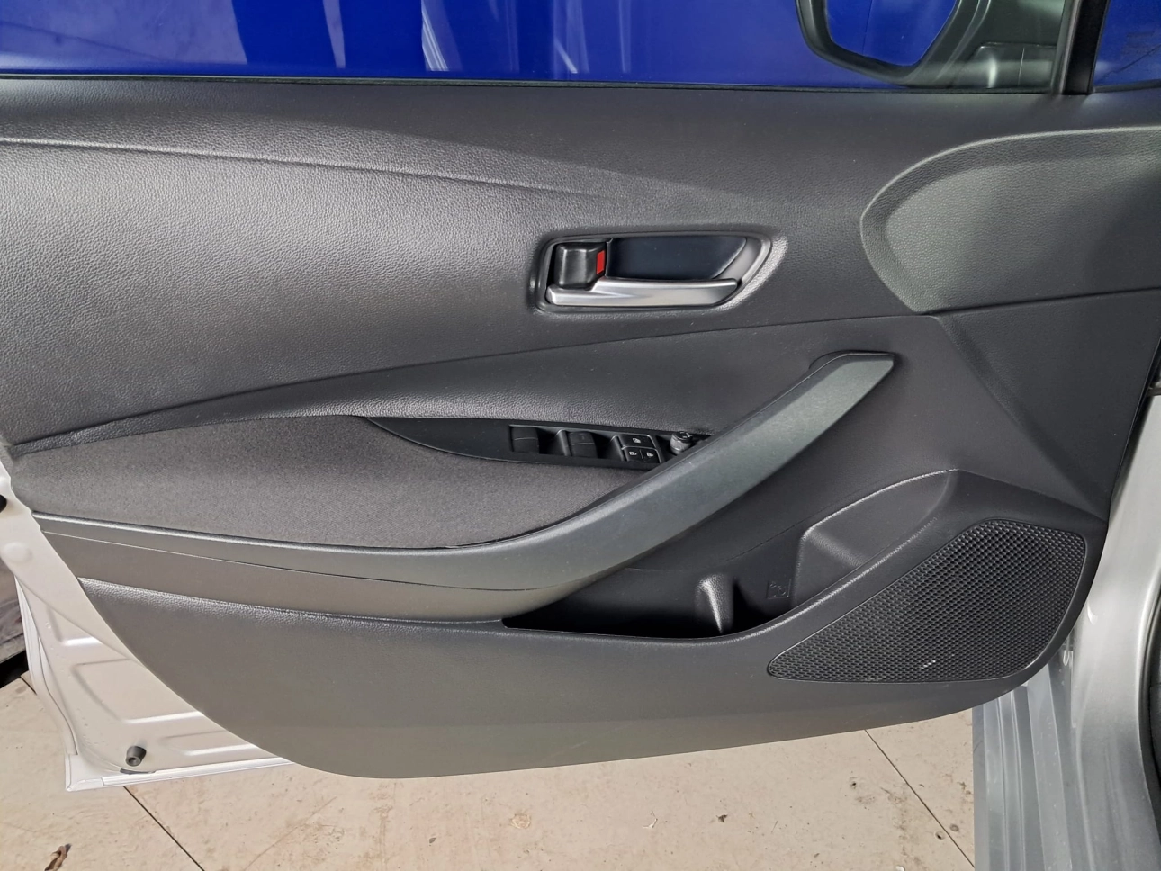 TOYOTA COROLLA BUSINESS 1.8i HYBRID 98CP 2023
