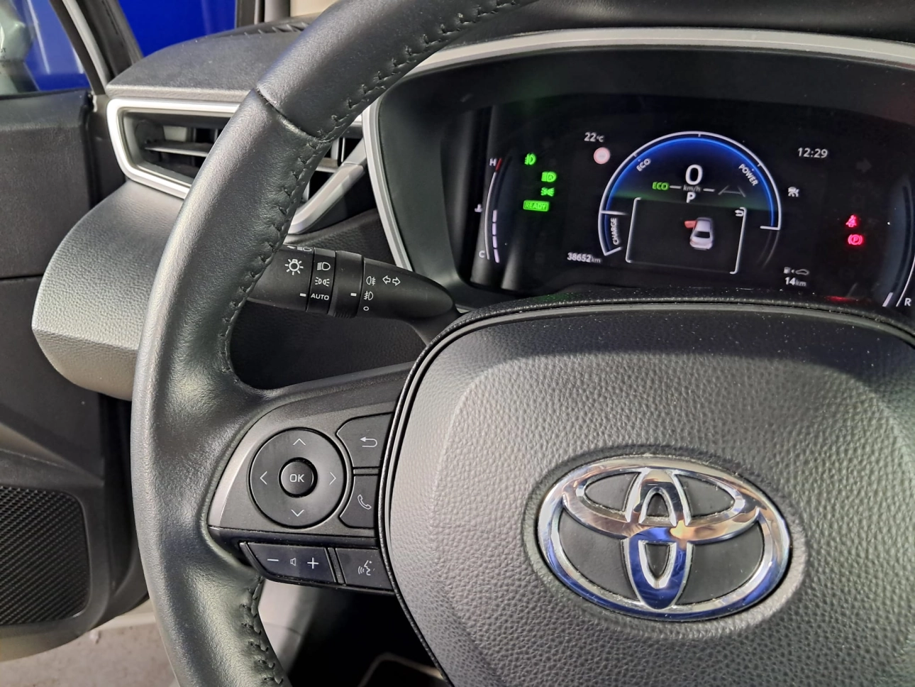 TOYOTA COROLLA BUSINESS 1.8i HYBRID 98CP 2023