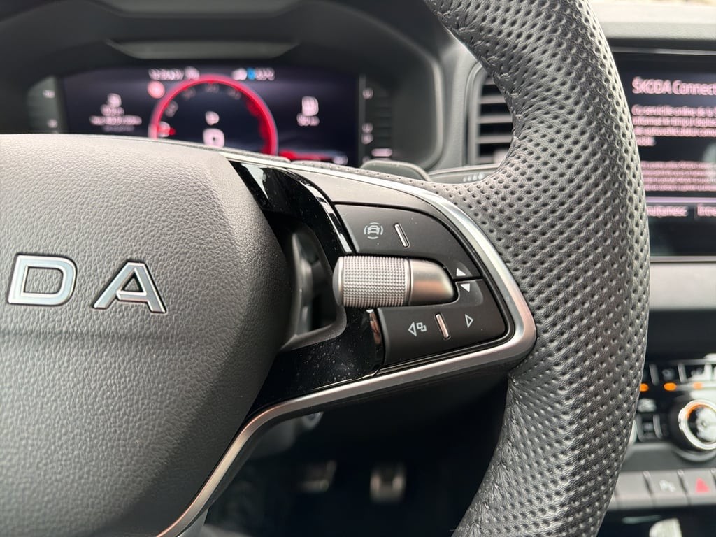 SKODA Karoq 2025 — imagine 16