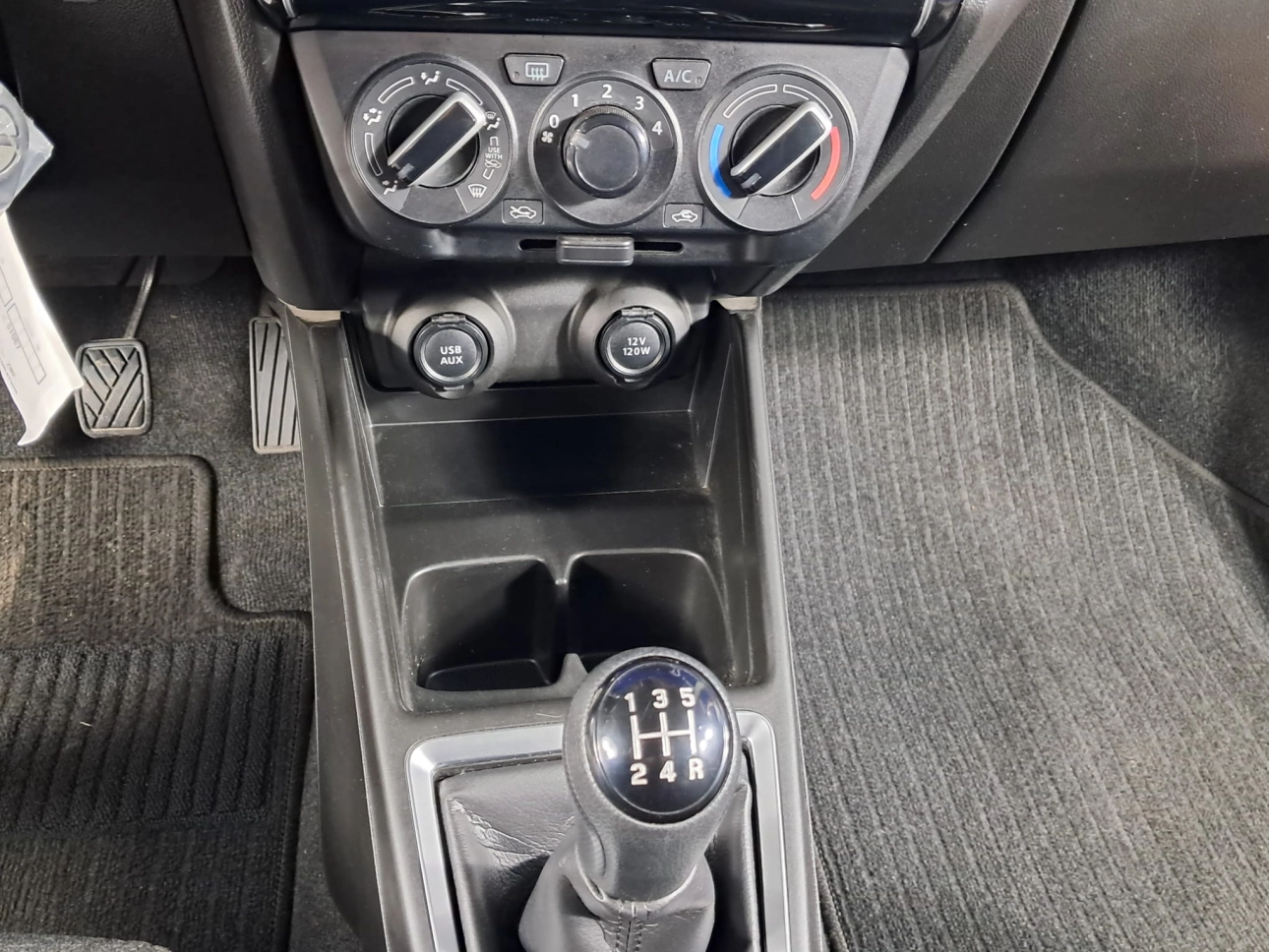 SUZUKI SWIFT PASSION HYBRID 1.2i 83CP 2021