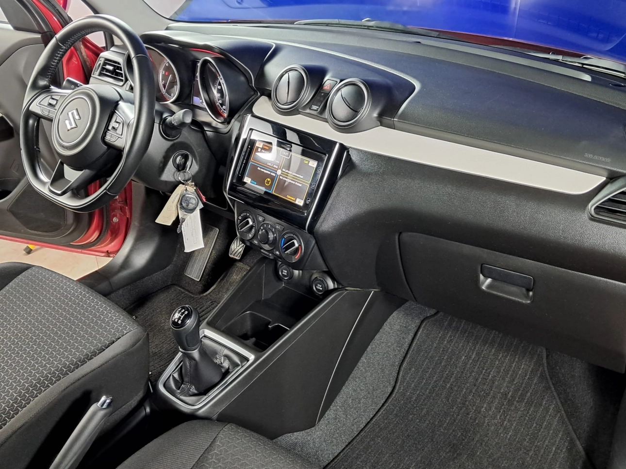 SUZUKI SWIFT PASSION HYBRID 1.2i 83CP 2021