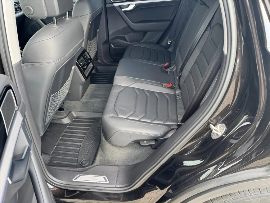 Volkswagen Touareg SUV 2024